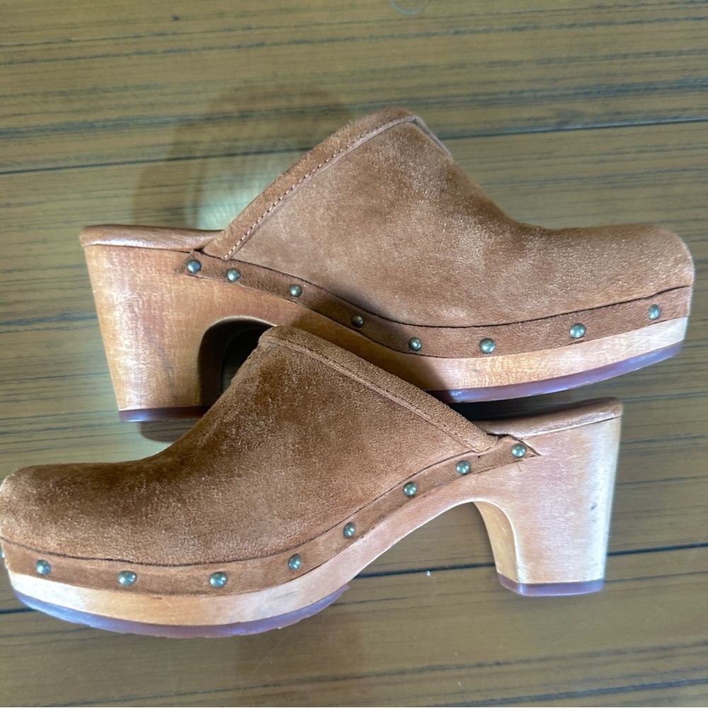 UGG Abbie Woodhills Sheep Skin Suede Wood Heels Rubber Soles Clog Mules Platform - Picture 9 of 14